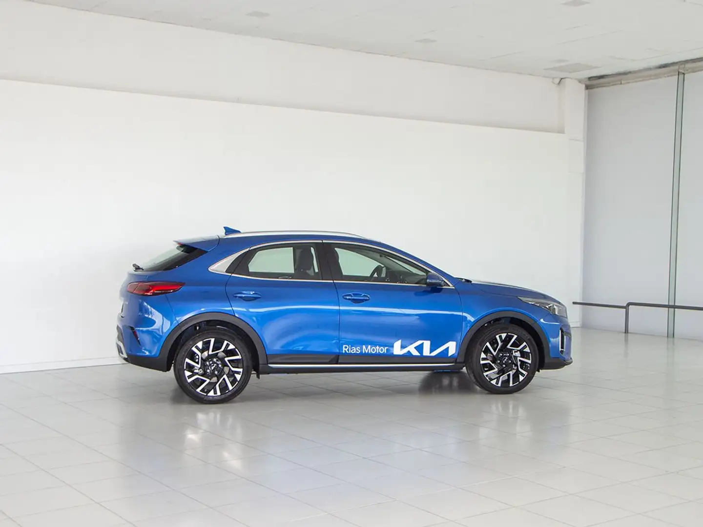 Kia XCeed 1.6 GDI PHEV ETECH 141 5P Albastru - 2