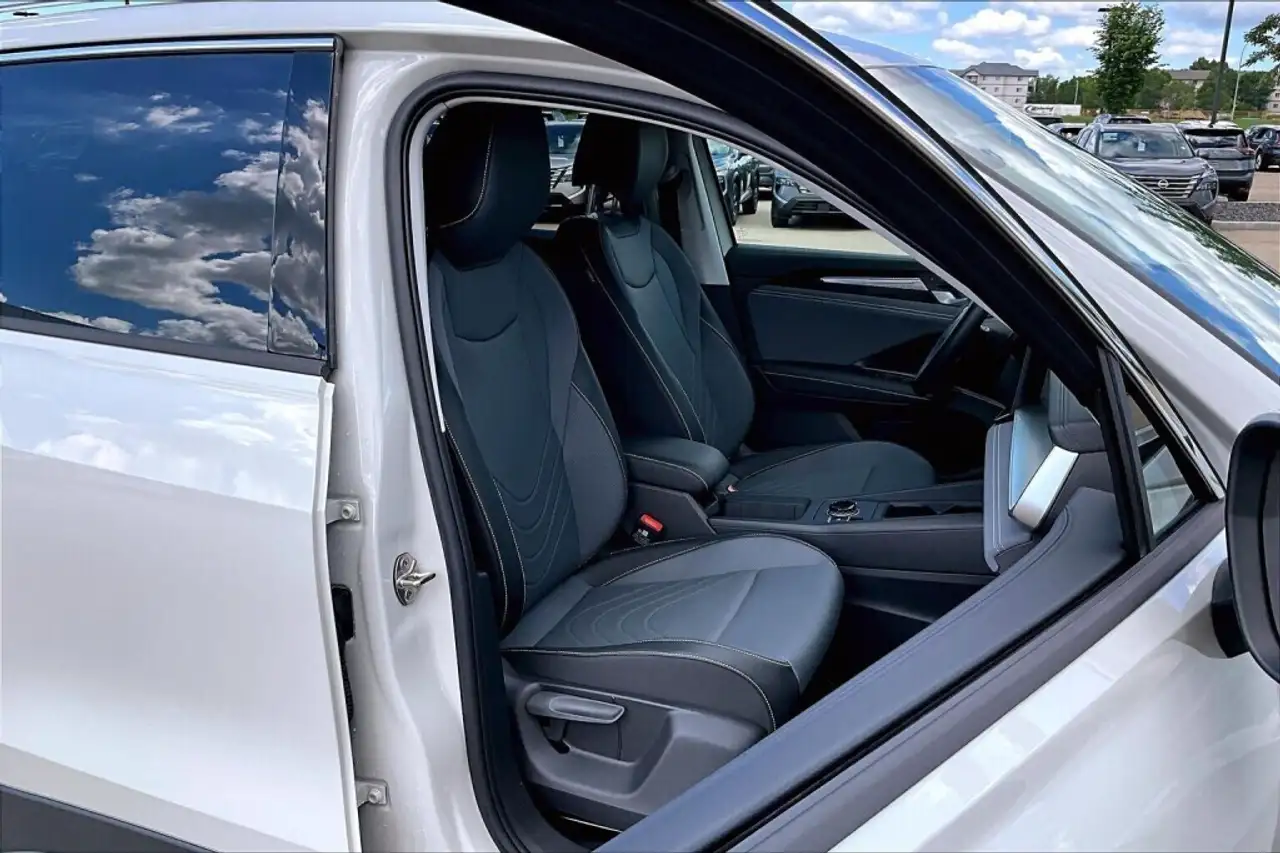 Volkswagen Tiguan photo Volkswagen Tiguan