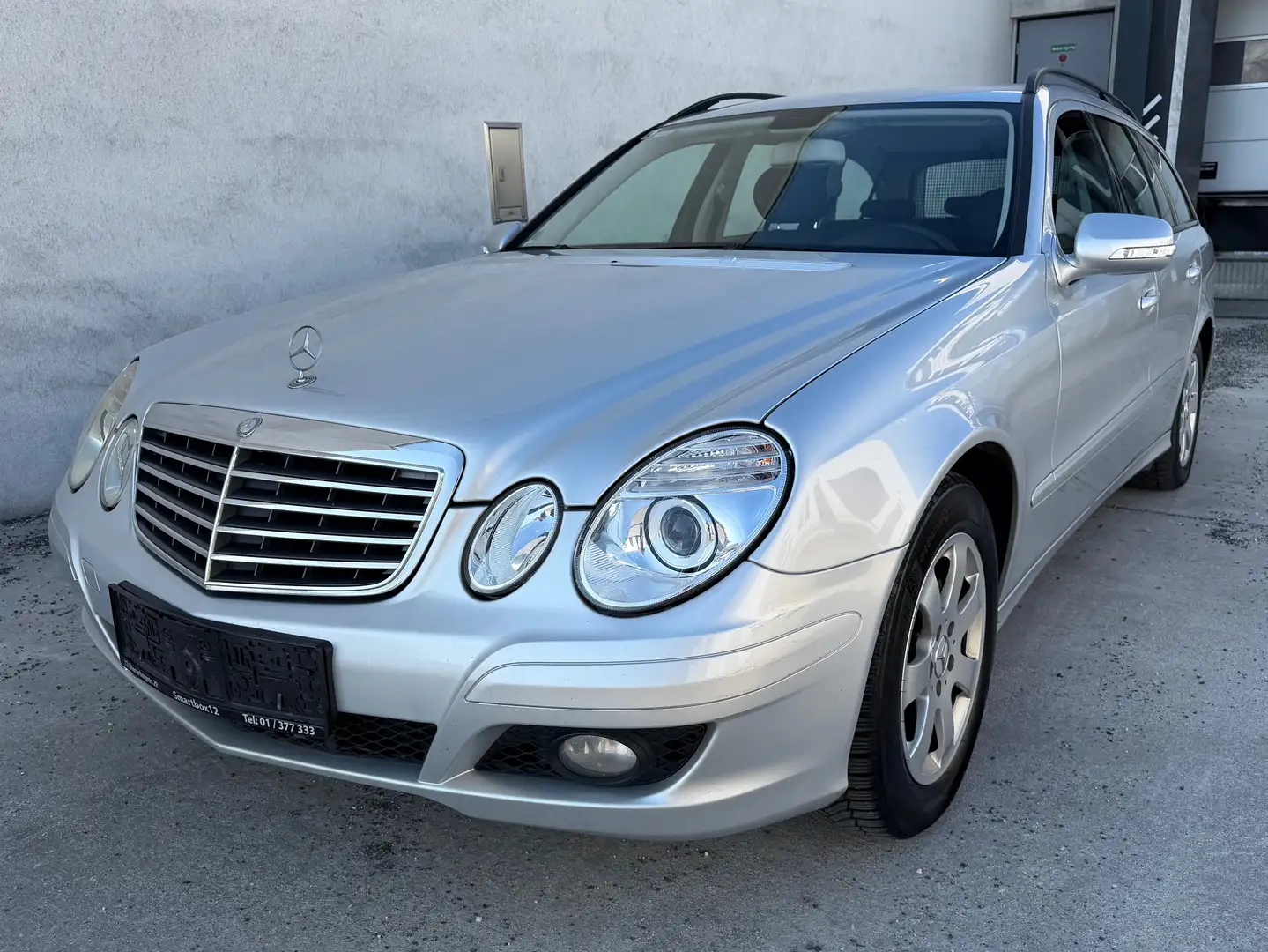 Mercedes-Benz E 220 E 220 T CDI Elegance DPF Silber - 2
