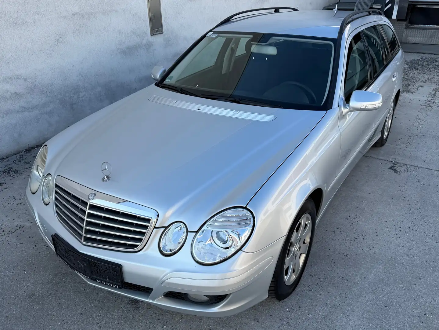Mercedes-Benz E 220 E 220 T CDI Elegance DPF Silber - 1