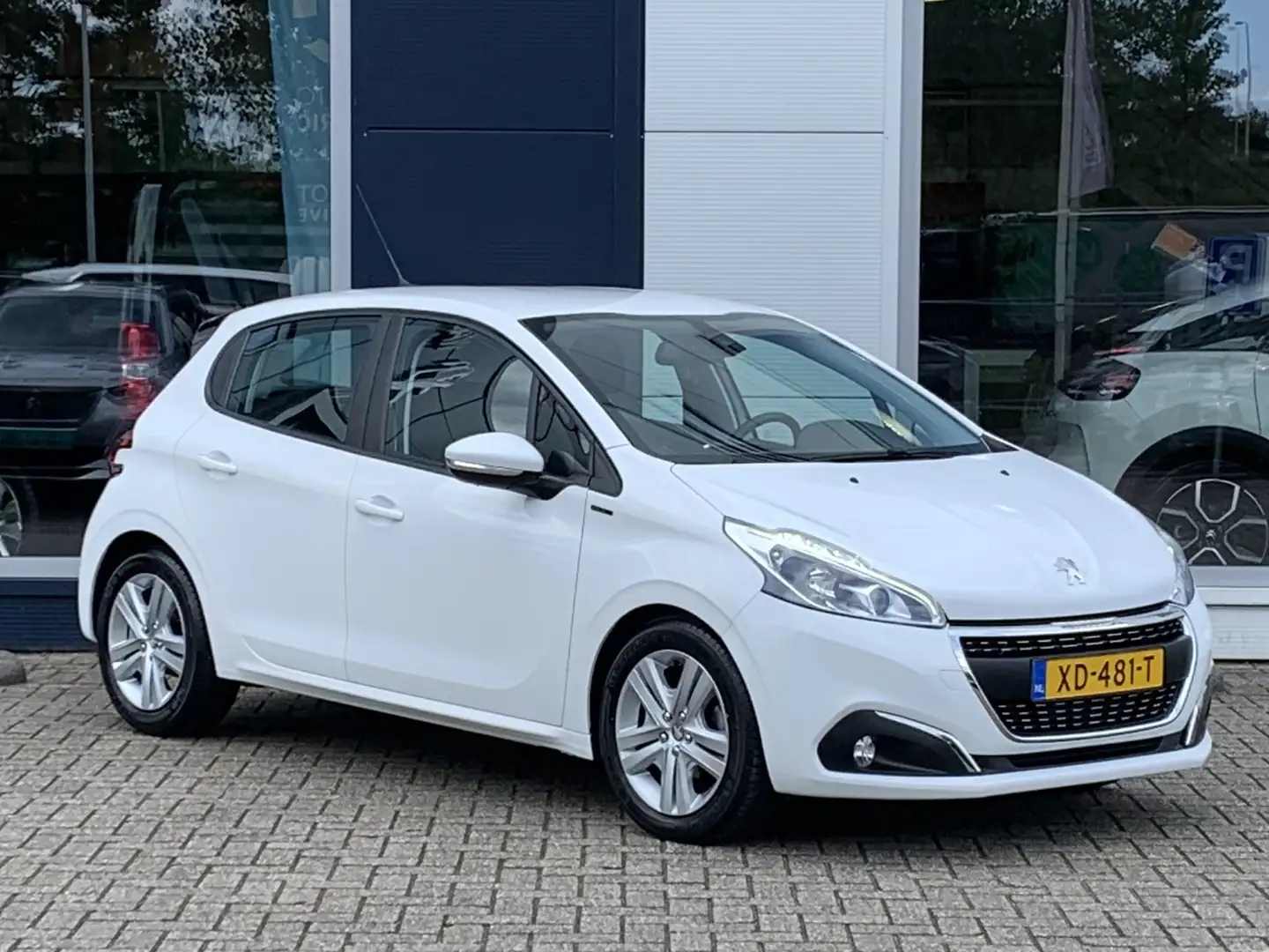 Peugeot 208 1.2 Puretech 82pk Signature | Navigatie | Aircondi Weiß - 2