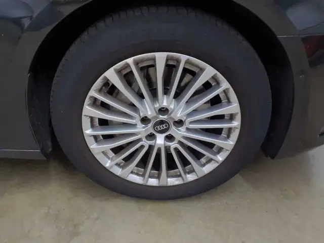 Audi A6 view 16
