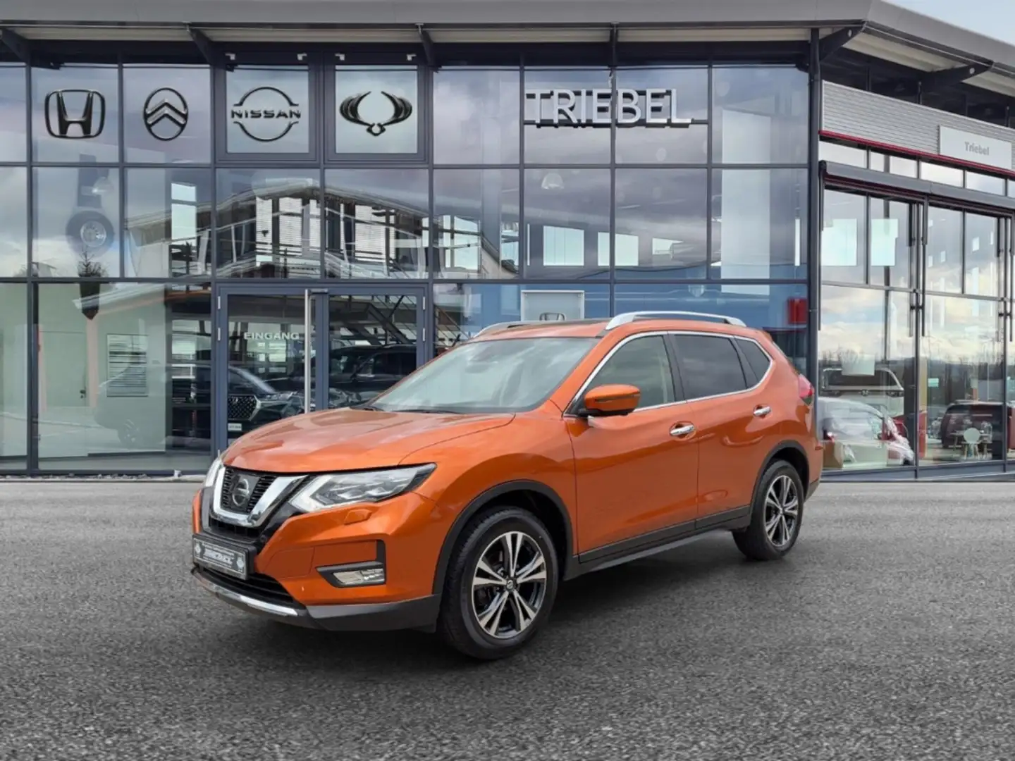 Nissan X-Trail N-Connecta Pano* Navi* LED* AAC* SHZ* LRH* Alu* Orange - 2