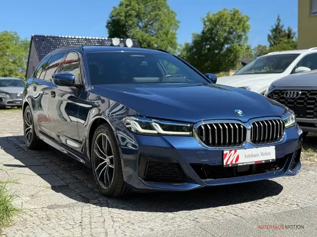 BMW 5 Series view 4