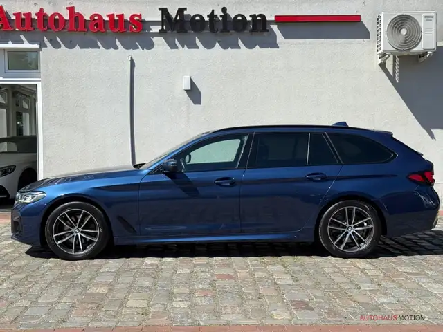 BMW 5 Series view 8