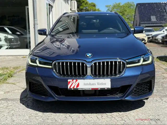 BMW 5 Series view 3