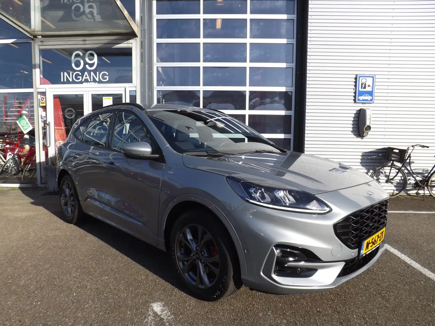 Ford Kuga 1.5 EcoBoost ST Line Drive Ass. 150PK Grijs - 2