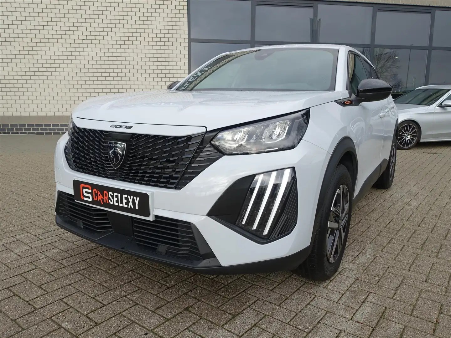Peugeot 2008 1.2 Hybrid 145pk e-DCS6 Style Weiß - 2
