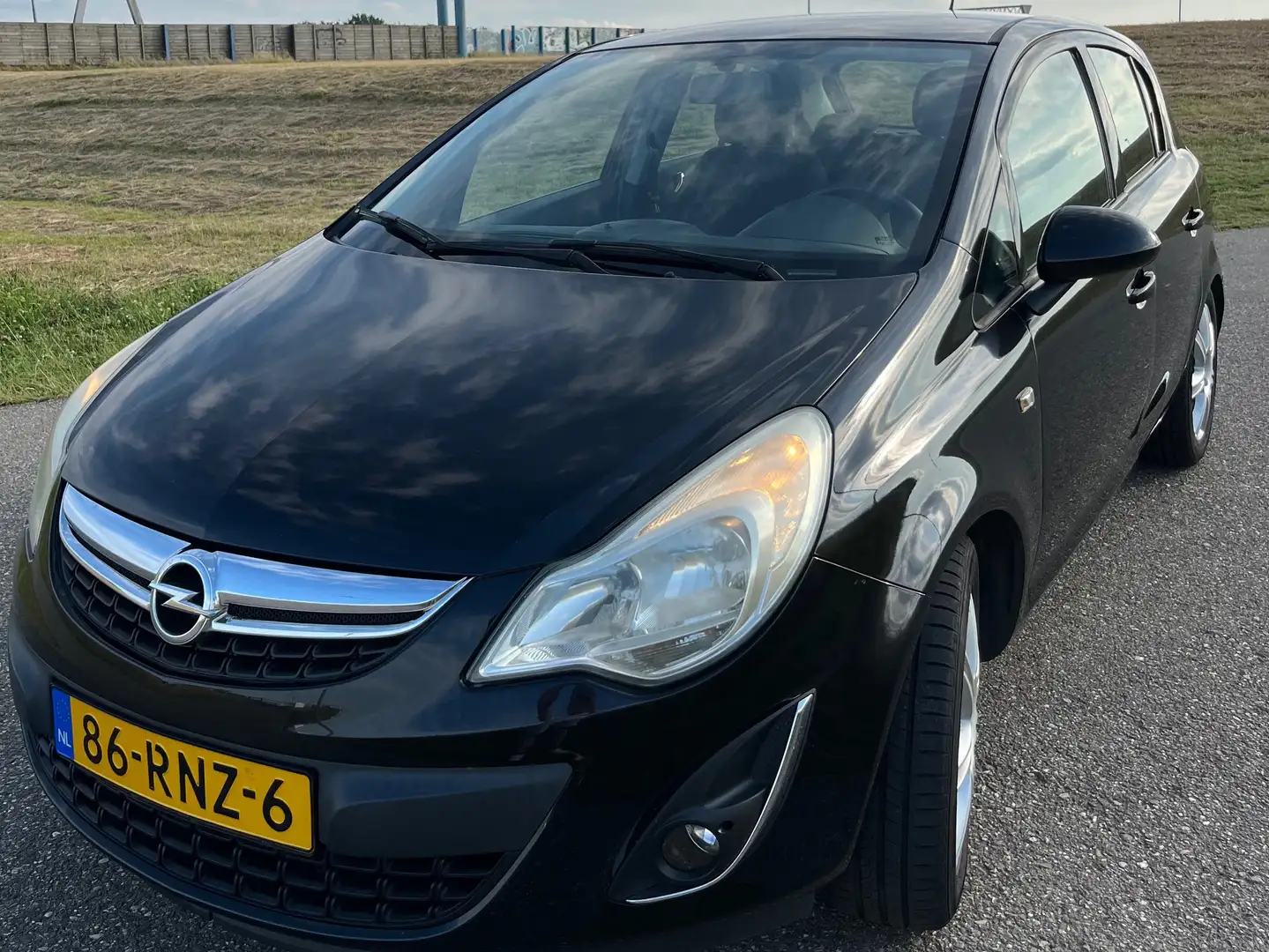 Opel Corsa Corsa 1.2-16V Edition Zwart - 1