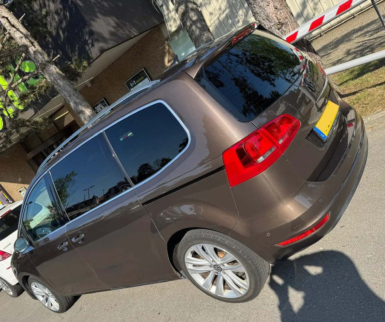 Volkswagen Sharan 2.0 TDI DSG BlueMotion Technology Life Brun - 2