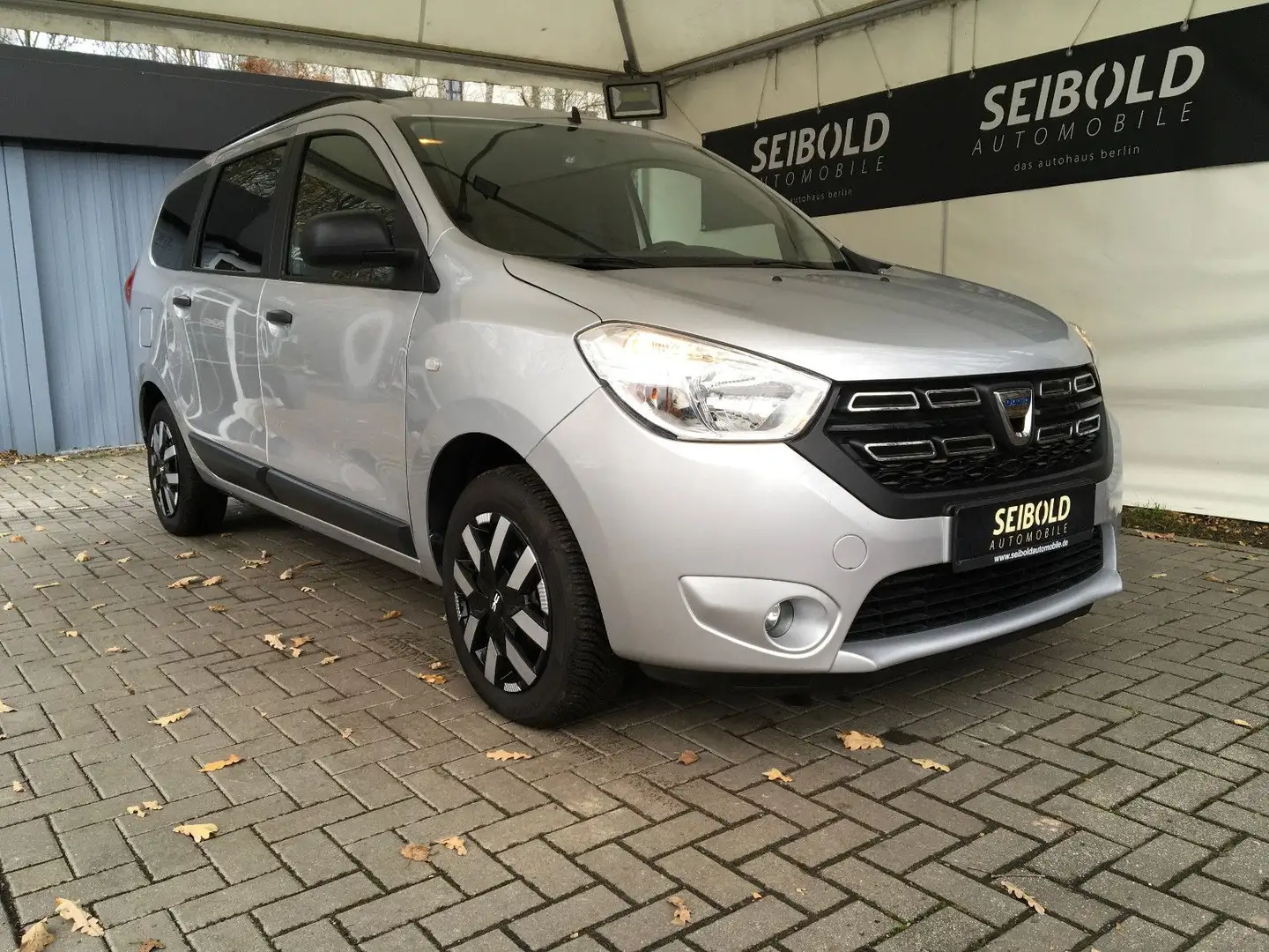Dacia Lodgy 1.6 LPG Essential/Klima/Navi/7.Sitzer/PDC Grau - 2