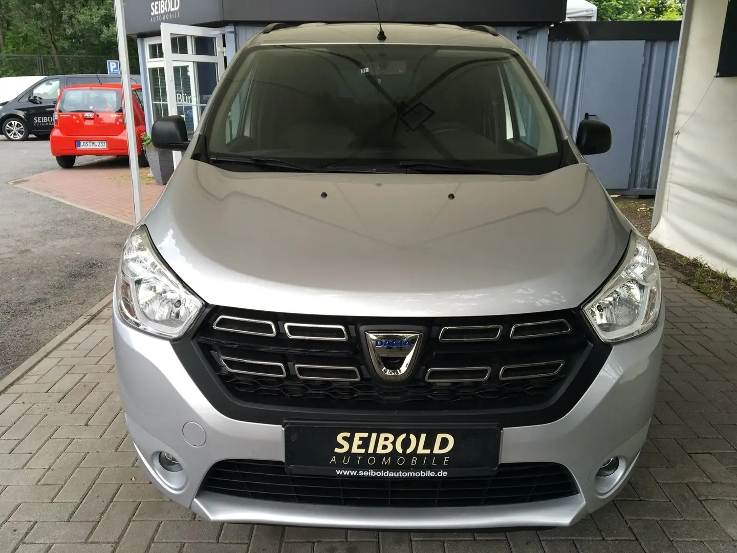 Dacia Lodgy 1.6 LPG Essential/Klima/Navi/7.Sitzer/PDC Grau - 2