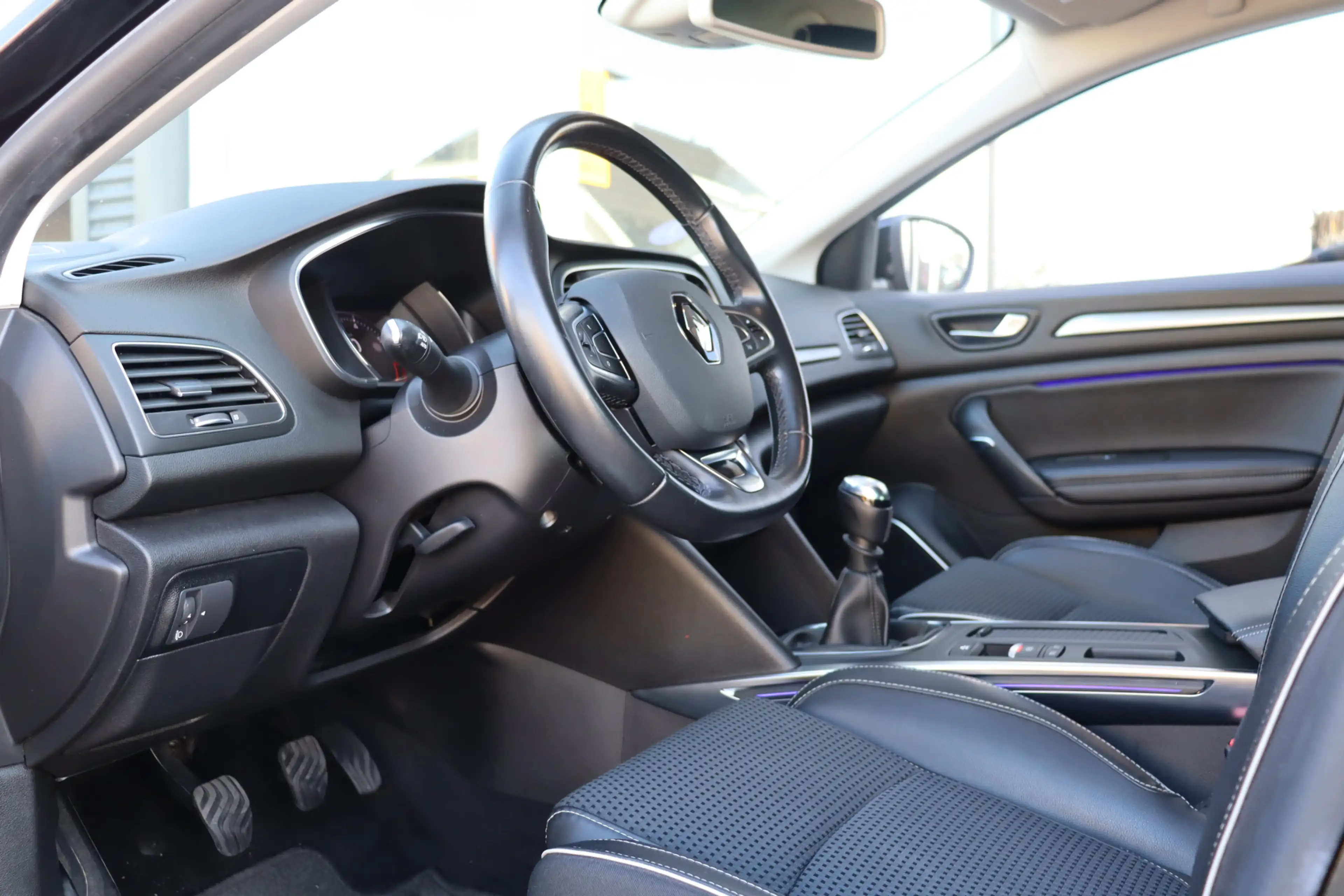 Renault Megane Estate 1.3 TCe Bose, Climate, Cruise, Camera A, De — photo 9