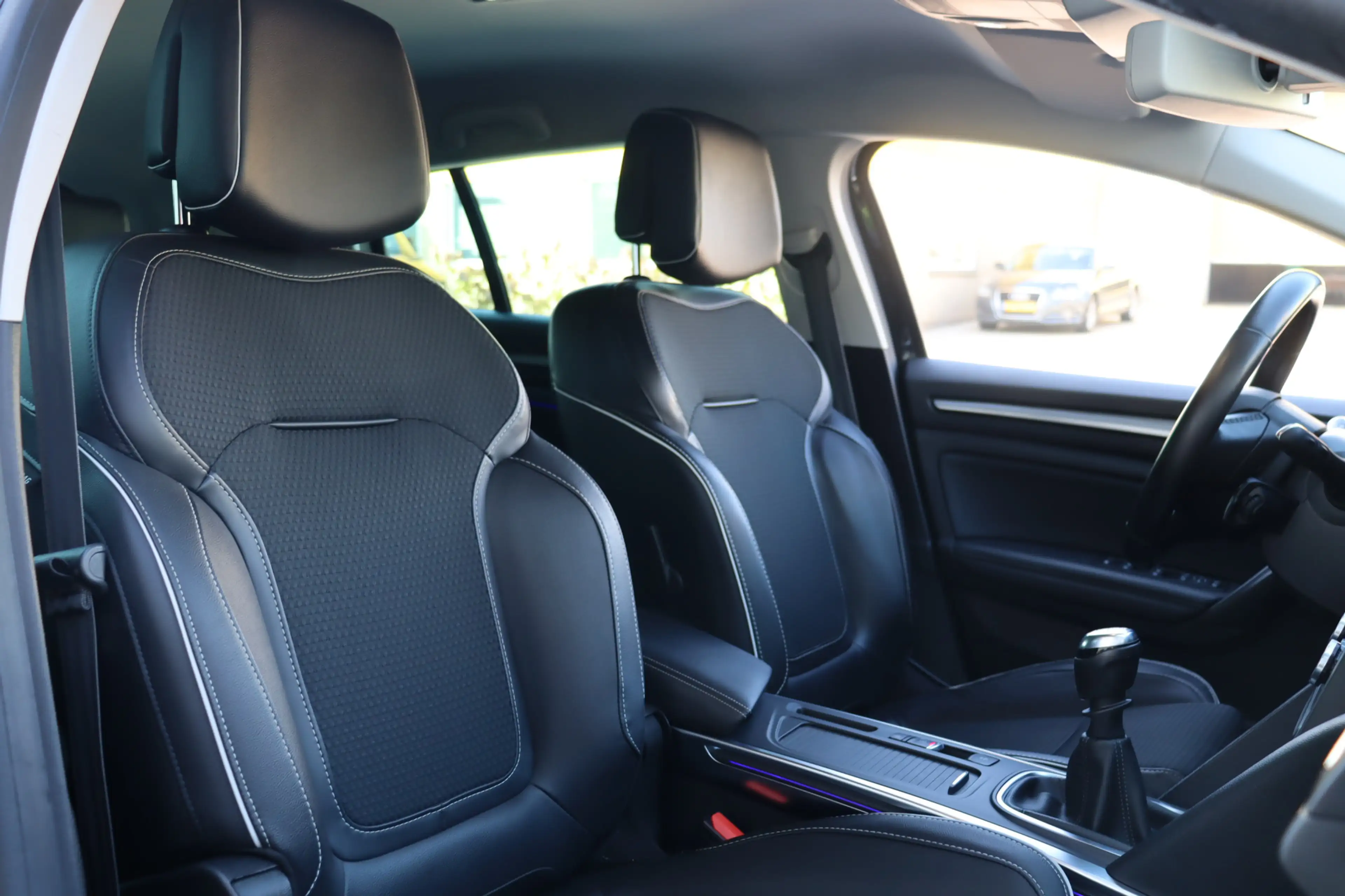 Renault Megane Estate 1.3 TCe Bose, Climate, Cruise, Camera A, De — photo 11