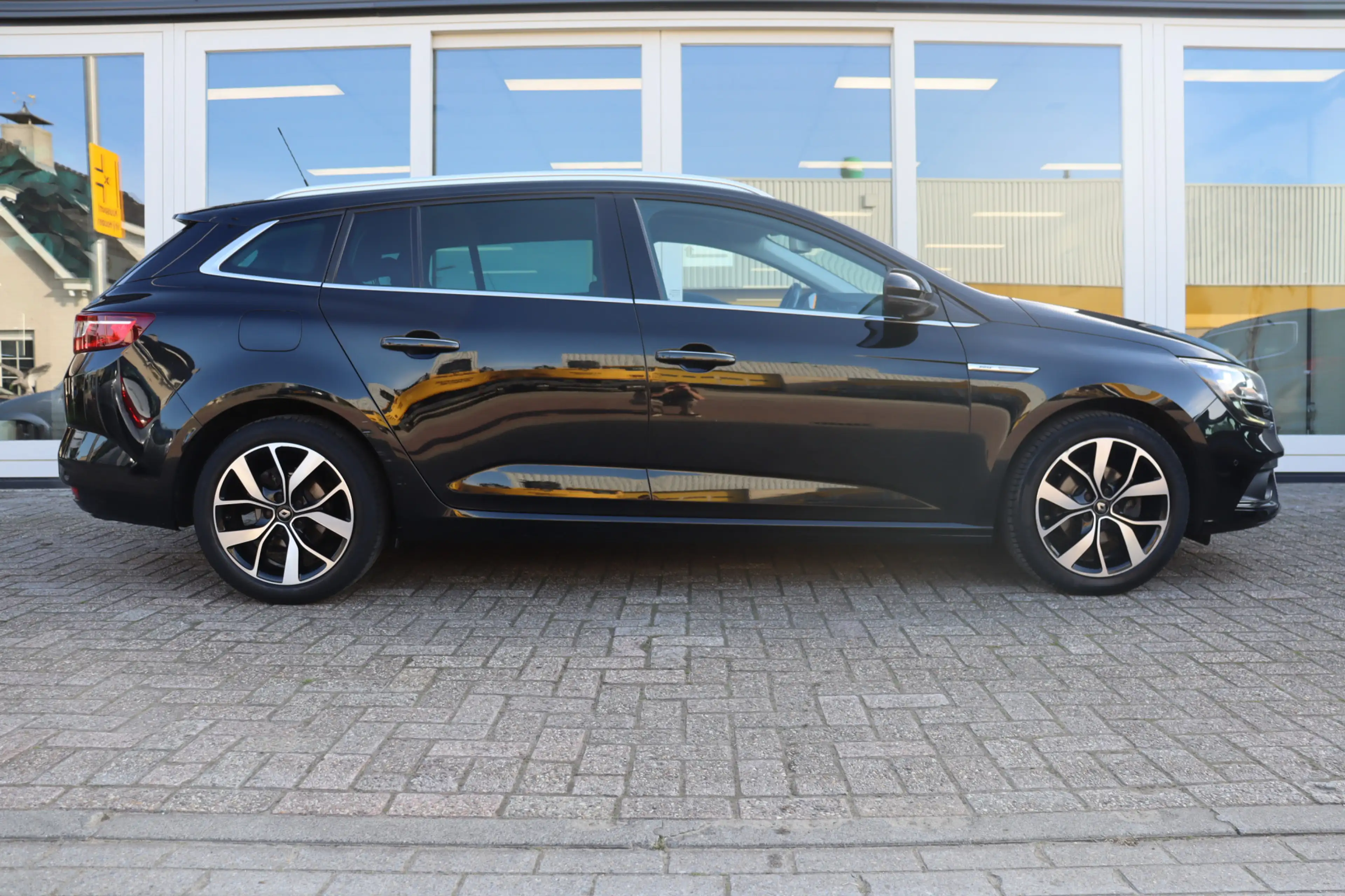 Renault Megane Estate 1.3 TCe Bose, Climate, Cruise, Camera A, De — photo 4