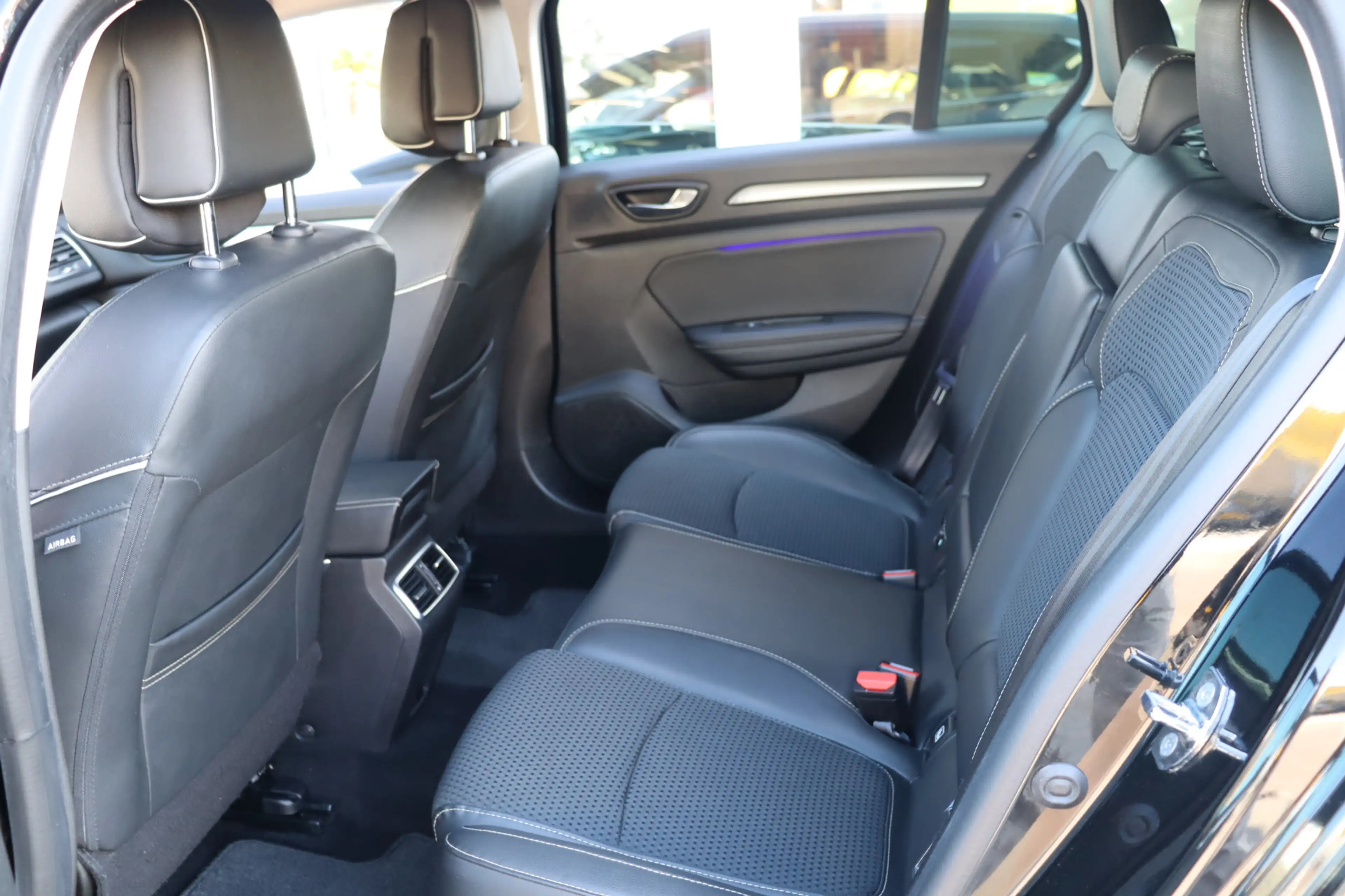 Renault Megane Estate 1.3 TCe Bose, Climate, Cruise, Camera A, De — photo 14