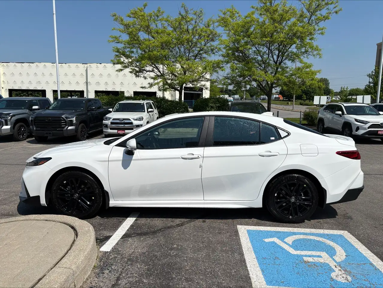 Toyota Camry снимка Toyota Camry