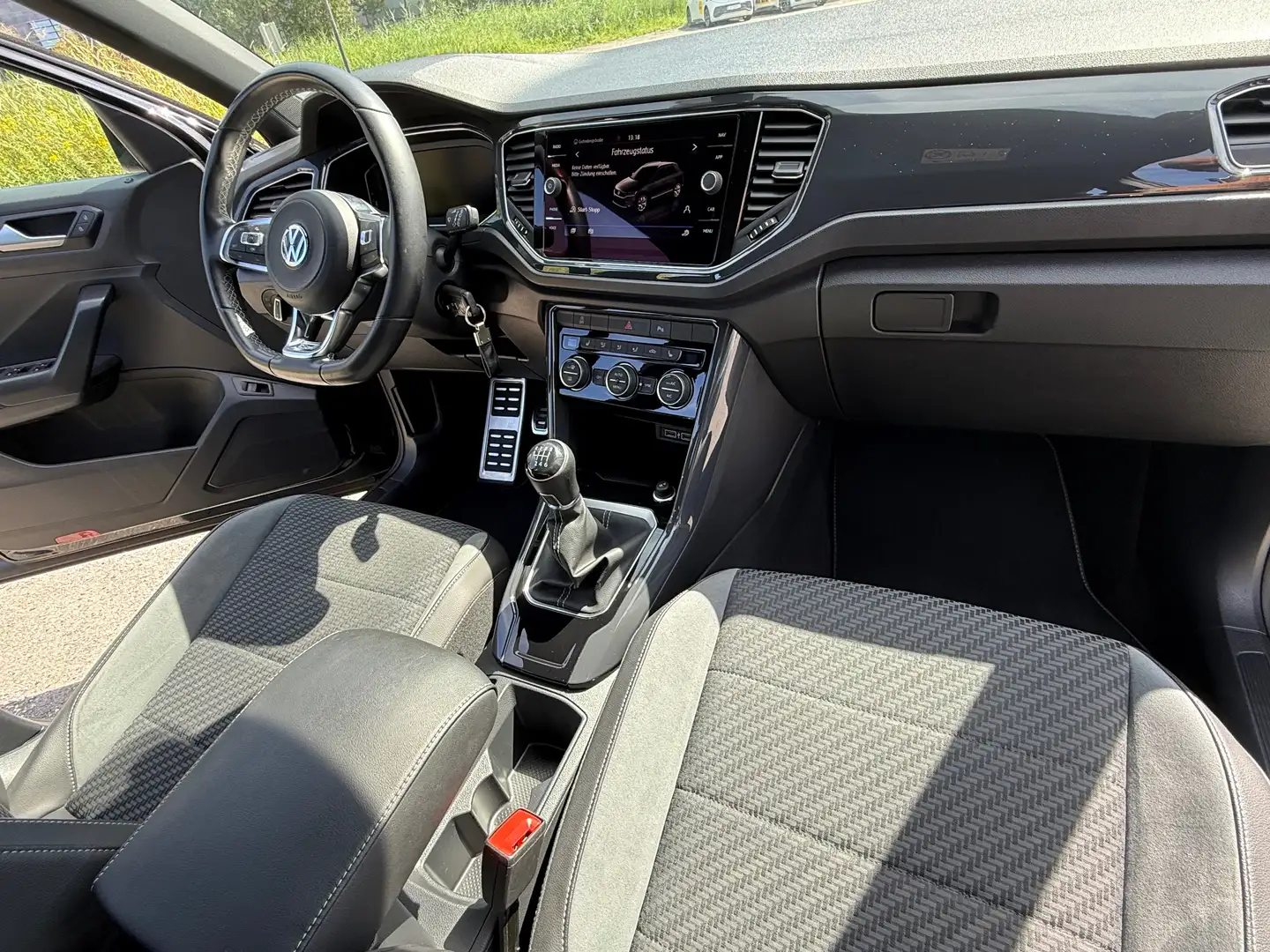 Volkswagen T-Roc T-Roc 1,0 TSI Design Design Schwarz - 2