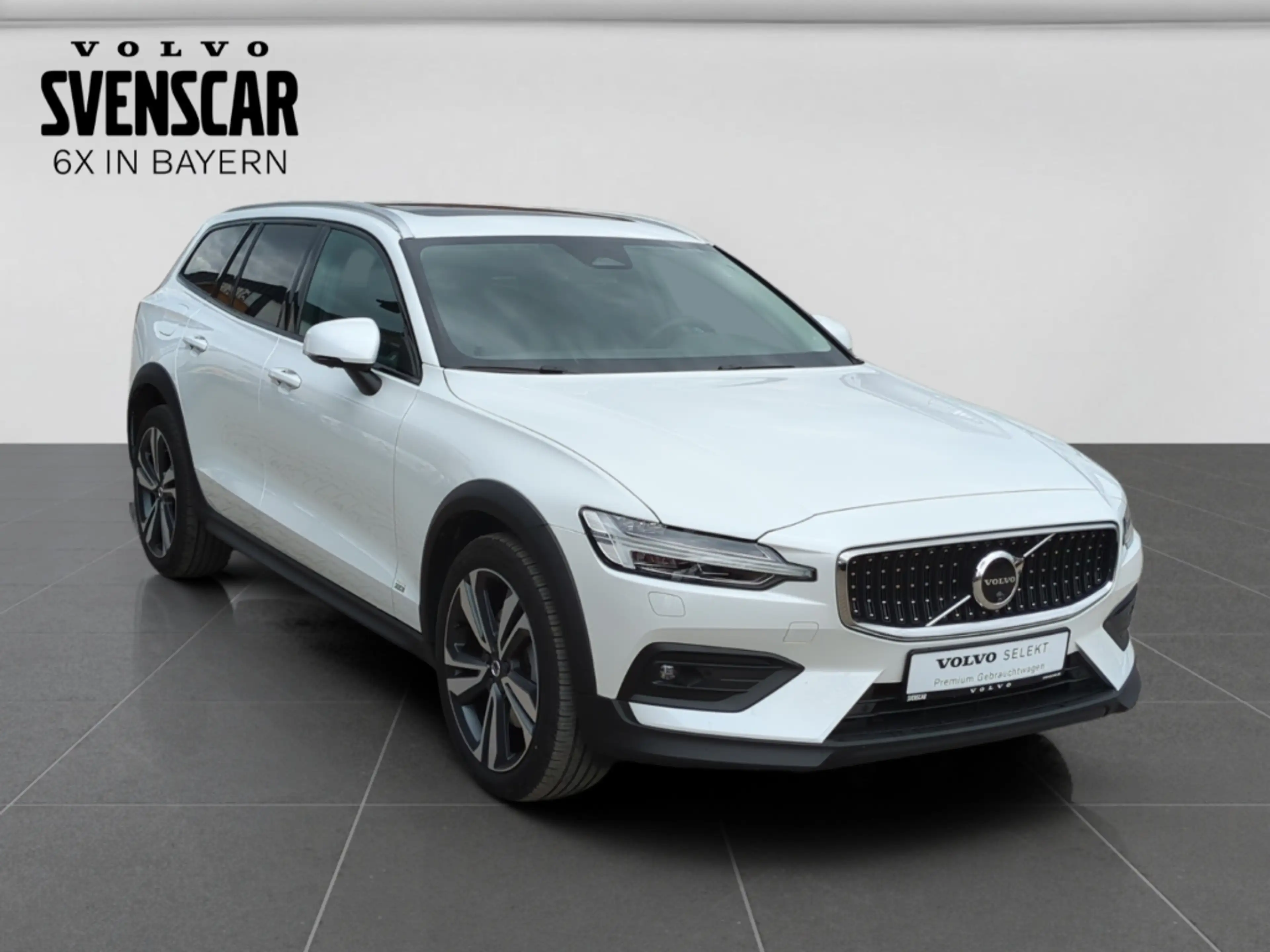 Volvo V60 Cross Country Cross Country Plus AWD StandHZG El. Panodach Digit — photo 7