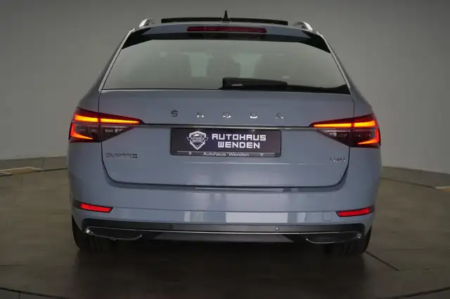 Skoda Superb view 5