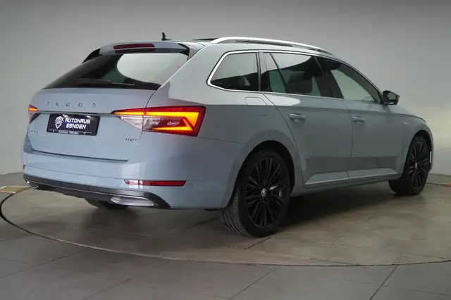 Skoda Superb view 6