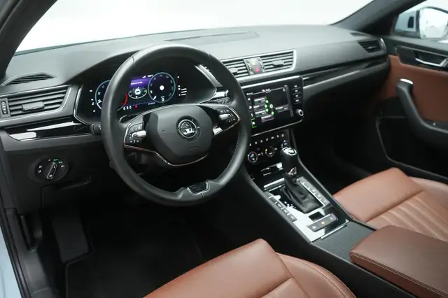 Skoda Superb view 13