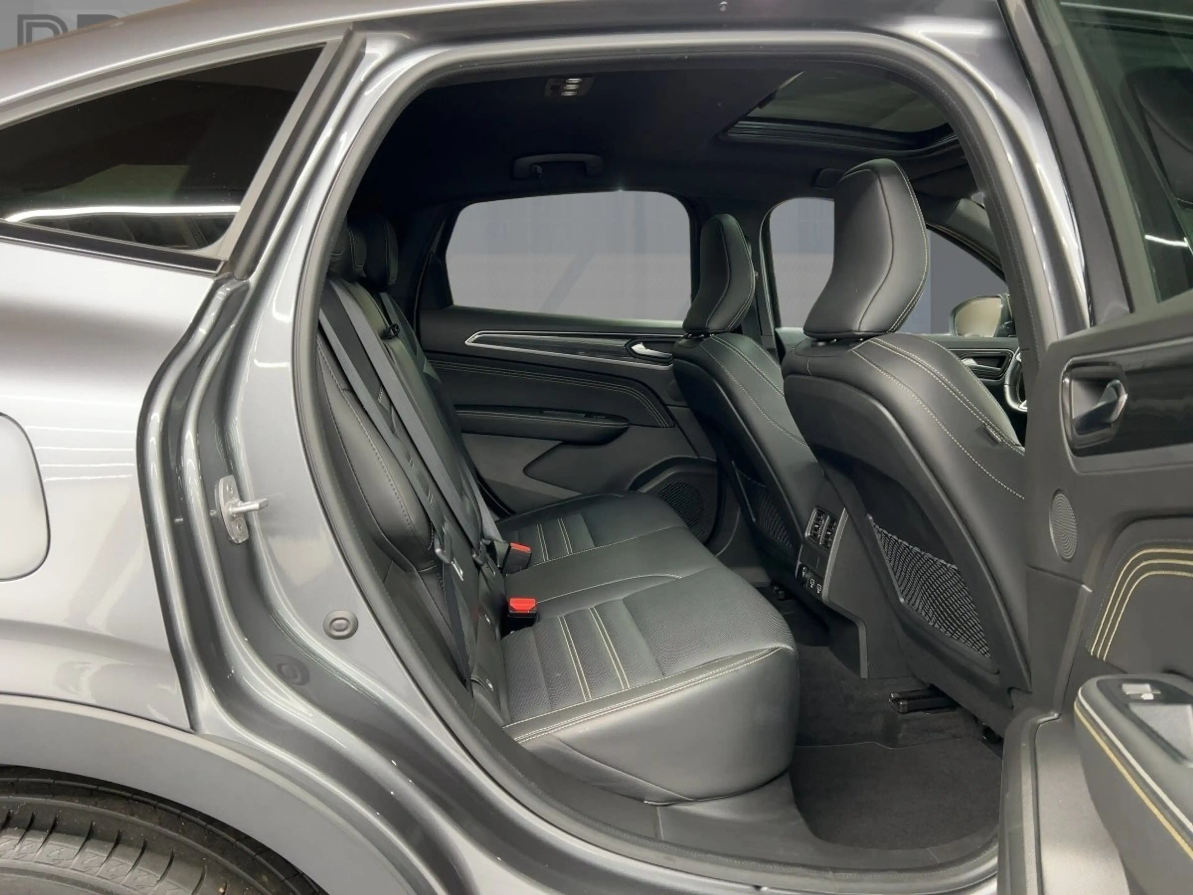 Renault Arkana ENGINEERED E-TECH FULL HYBRID 145 GLASSCHIEBEDACH — photo 9