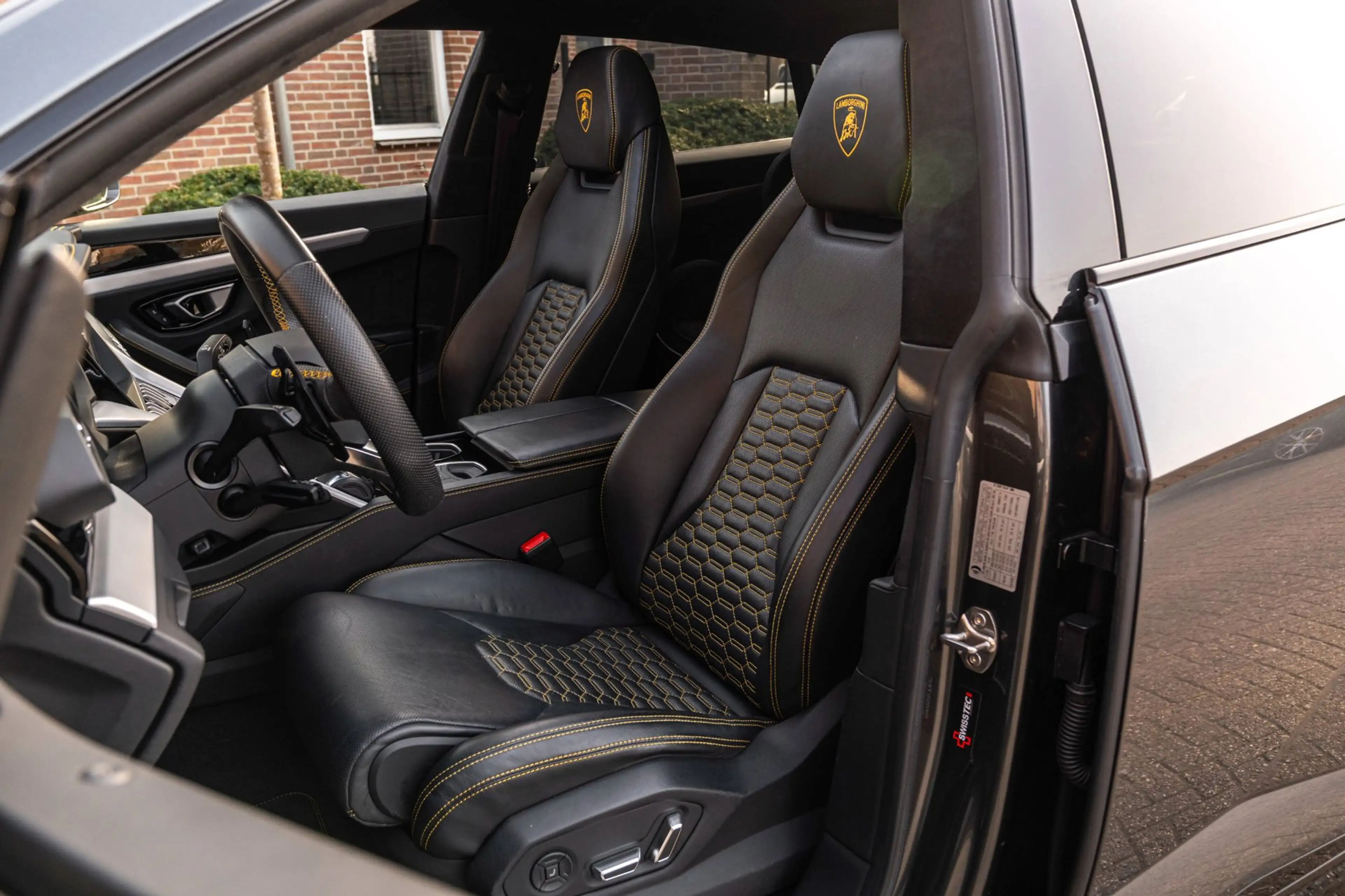 Lamborghini Urus 4.0 V8 650 PK Pano Keramisch B&O Advanced Massage — photo 9