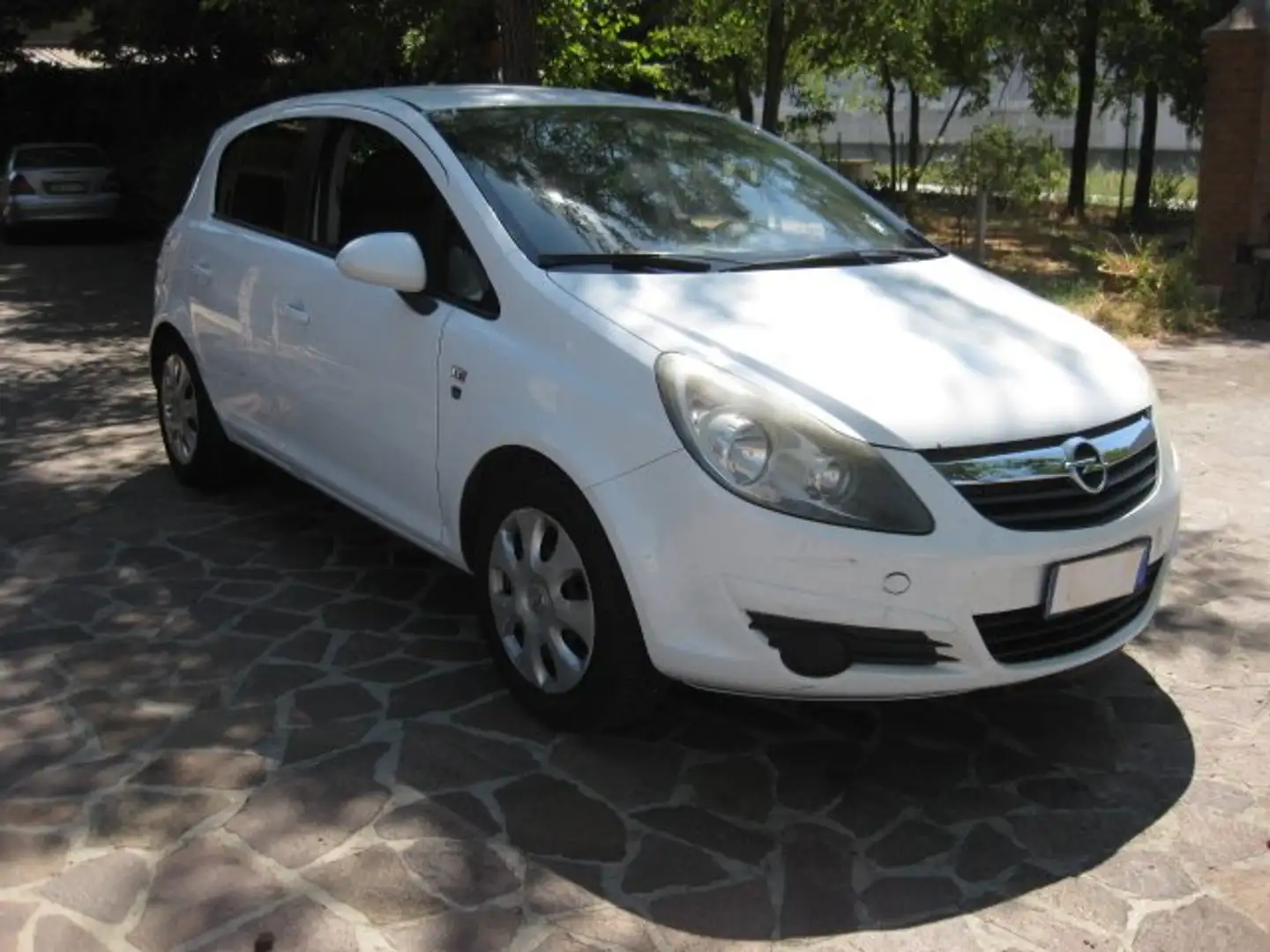Opel Corsa 5p 1.2 Club 85cv Bianco - 1