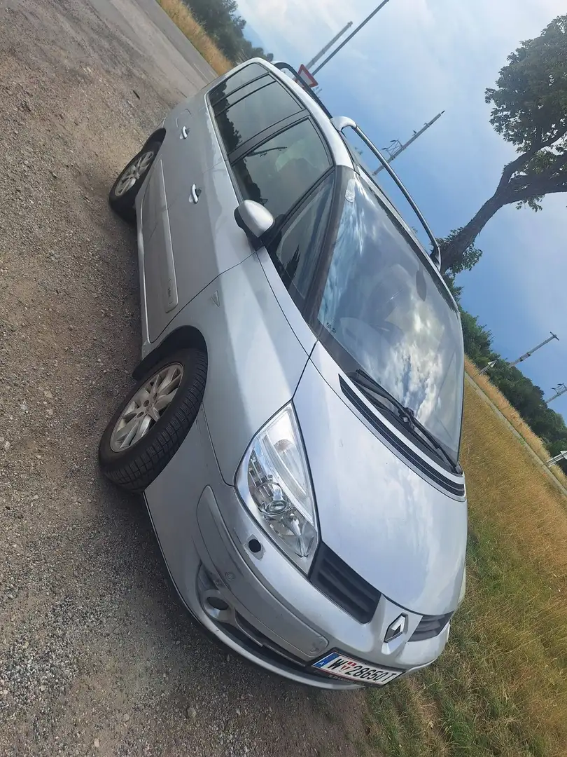 Renault Espace Espace raucht weiss 2,0 T Aut. Navigator Silber - 2