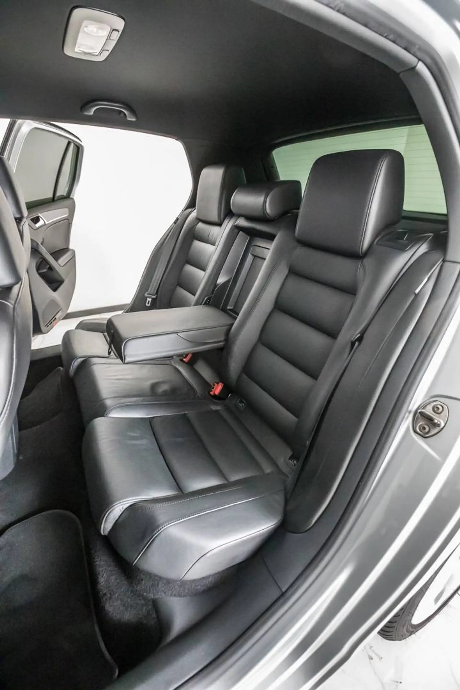 Volkswagen Golf GTI 2.0 TSI DSG — photo 13