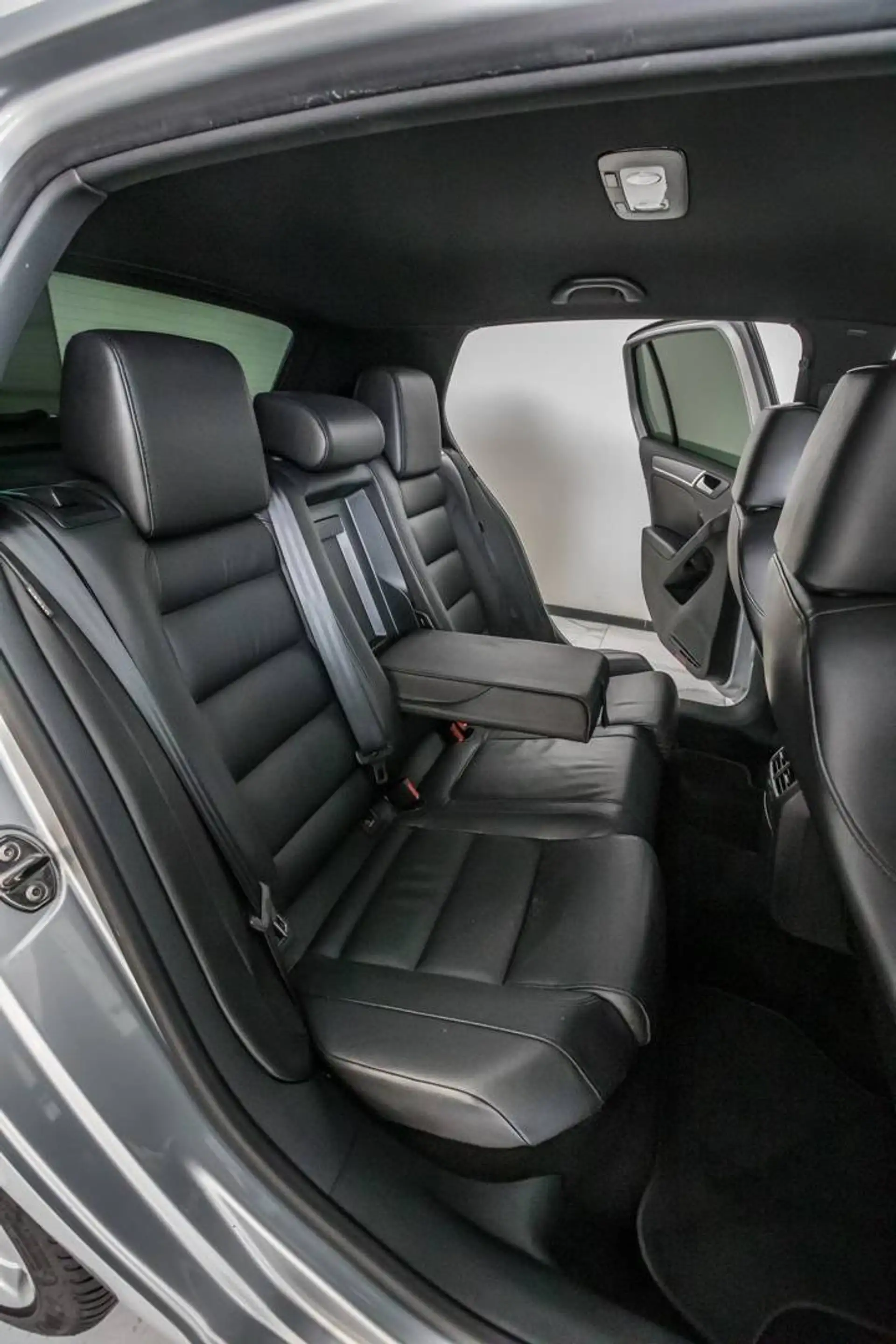 Volkswagen Golf GTI 2.0 TSI DSG — photo 14