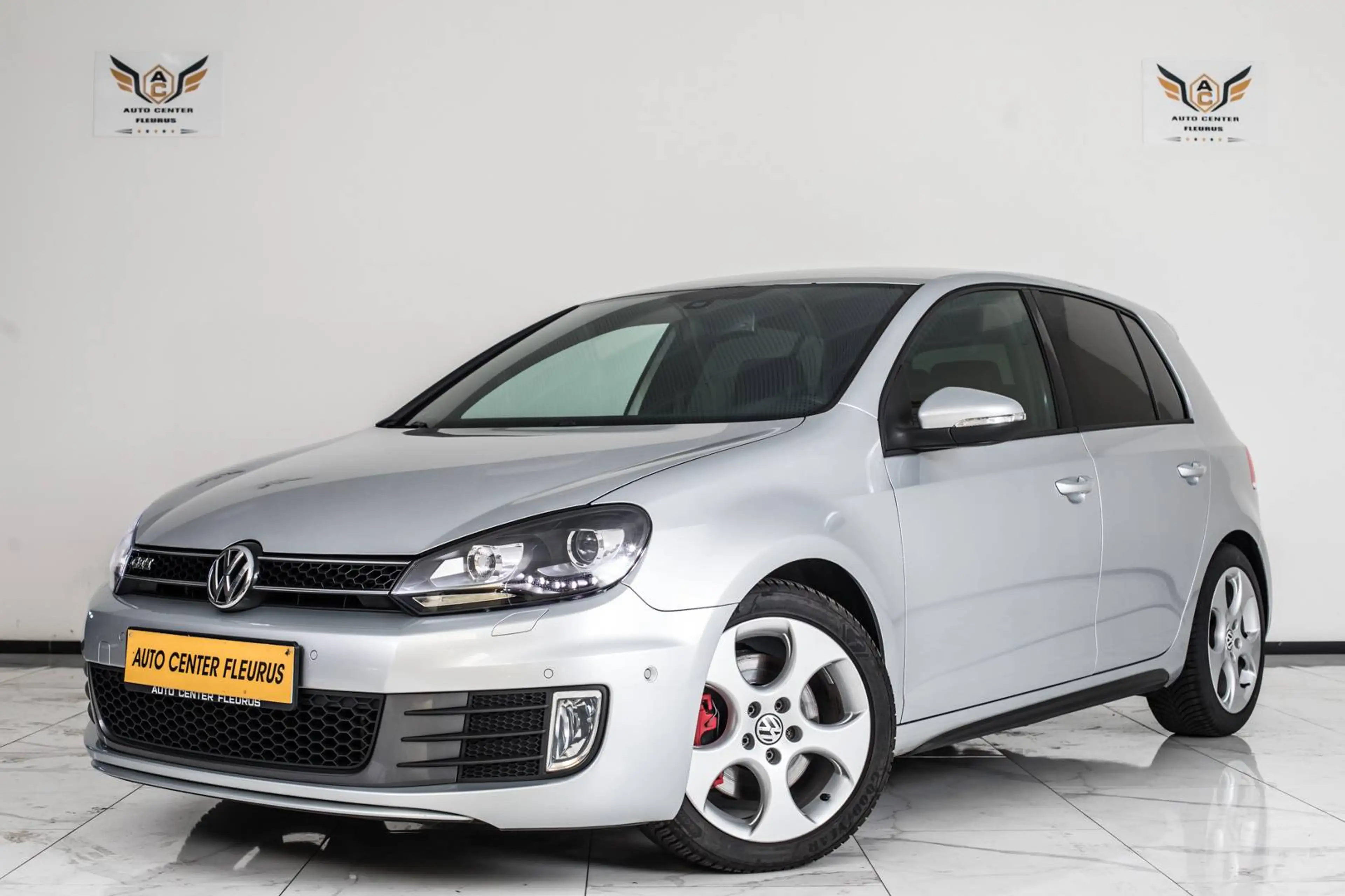 Volkswagen Golf GTI 2.0 TSI DSG — photo 2
