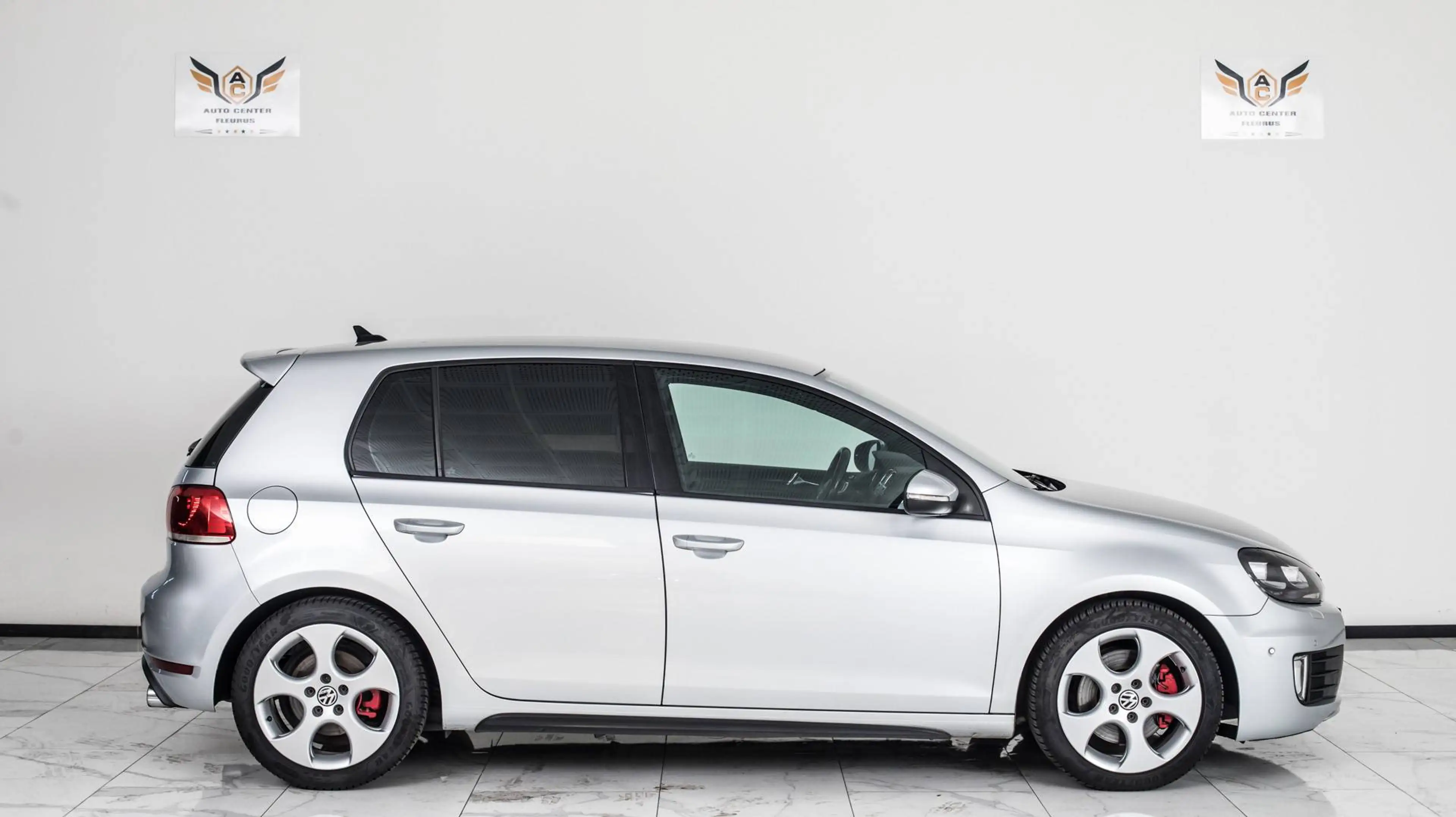 Volkswagen Golf GTI 2.0 TSI DSG — photo 9