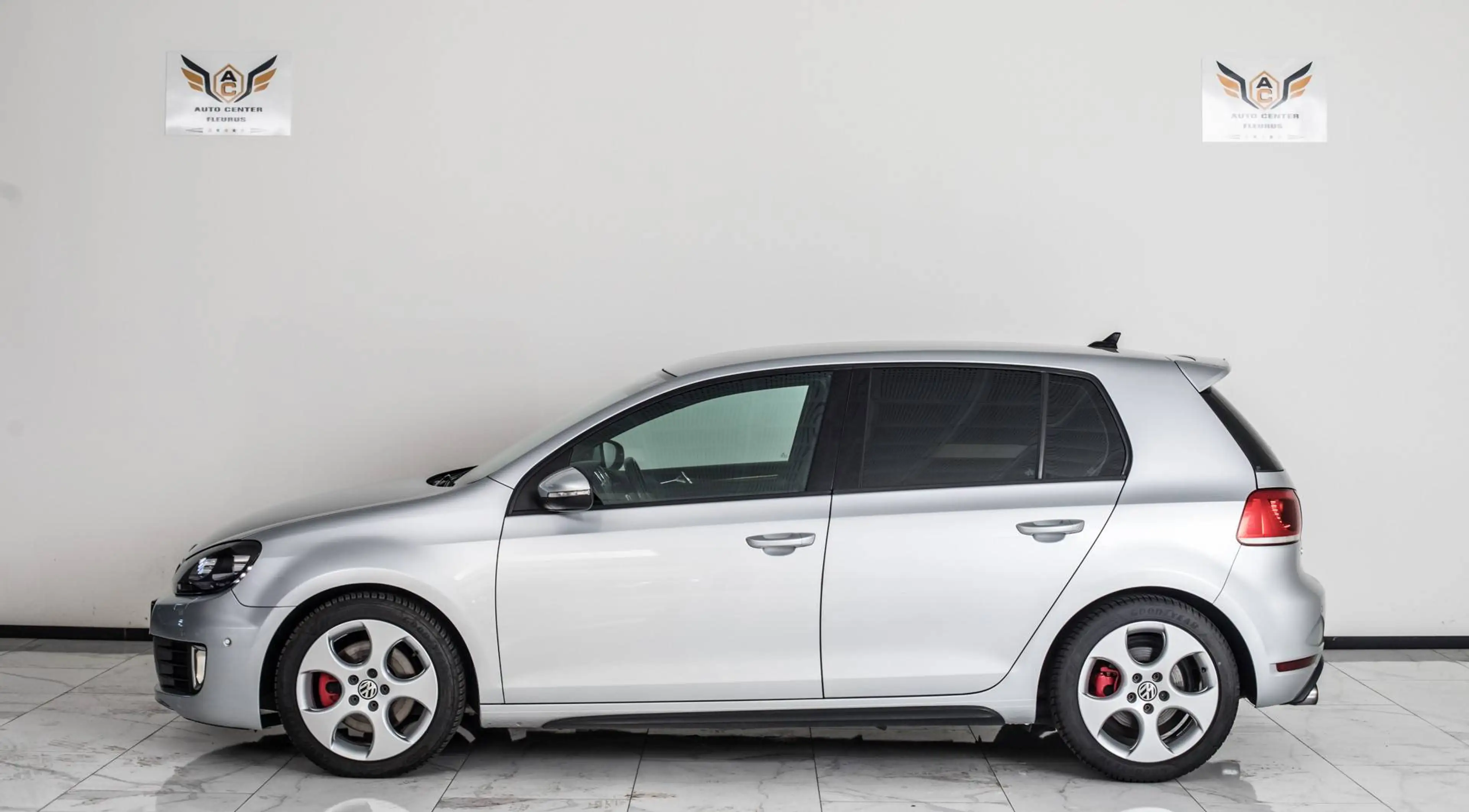 Volkswagen Golf GTI 2.0 TSI DSG — photo 8