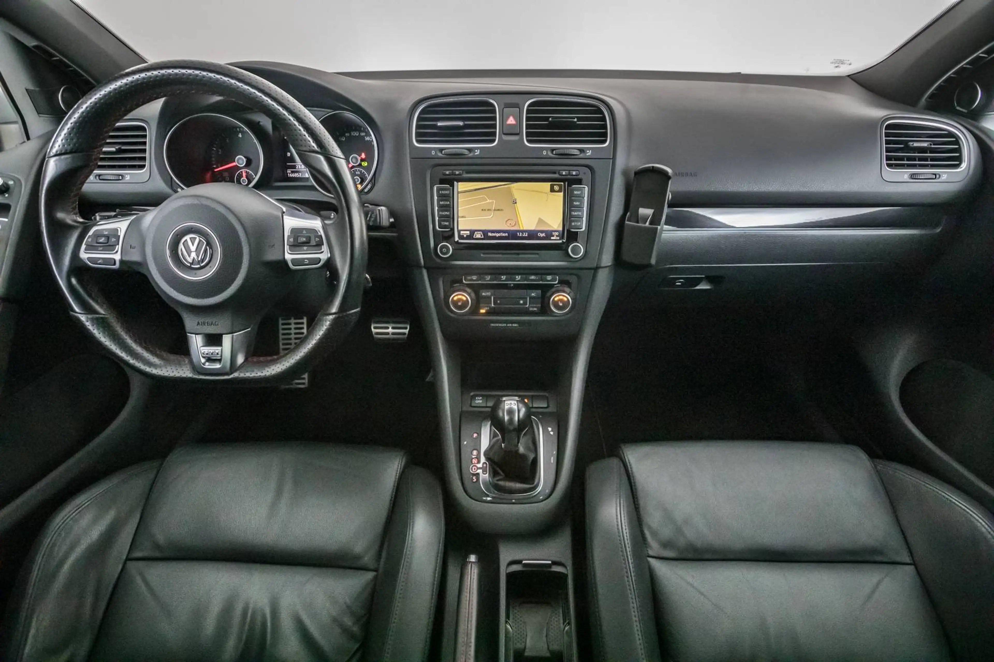 Volkswagen Golf GTI 2.0 TSI DSG — photo 10