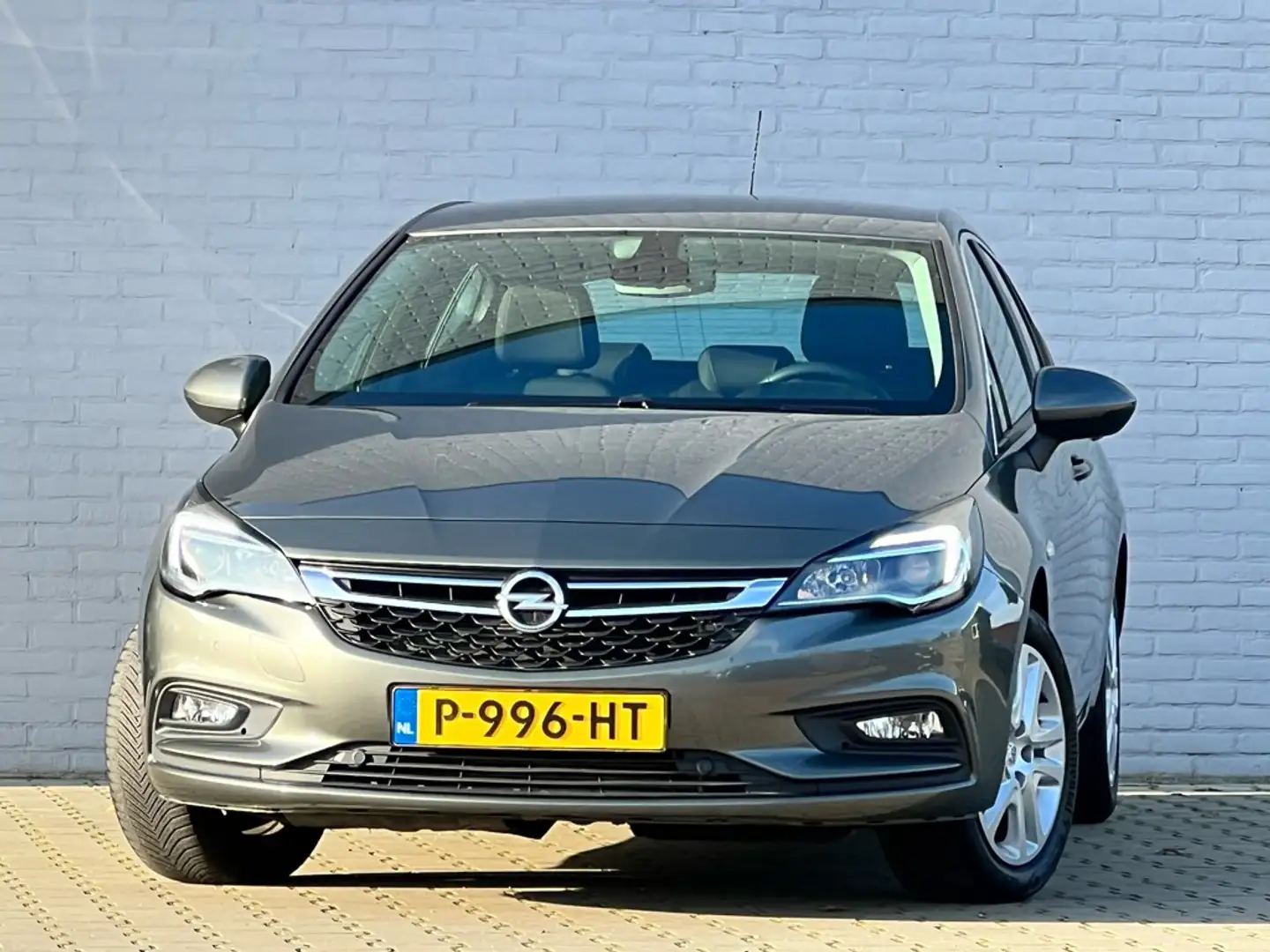 Opel Astra 1.4 Turbo 120 Jaar Edition Automaat 5-deurs Grijs - 2