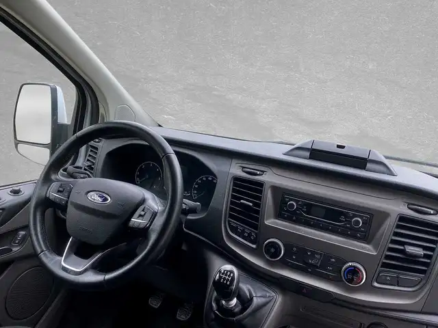 Ford Transit Custom view 4