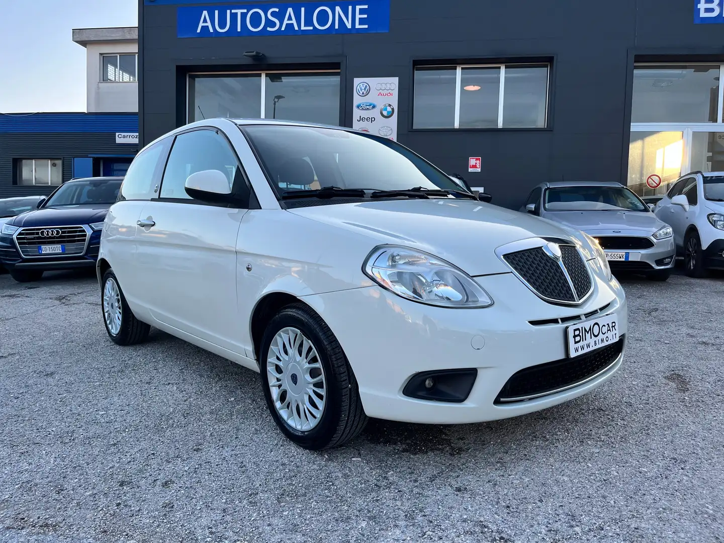 Lancia Ypsilon Ypsilon 1.4 8v Argento ecochic Gpl Bianco - 1