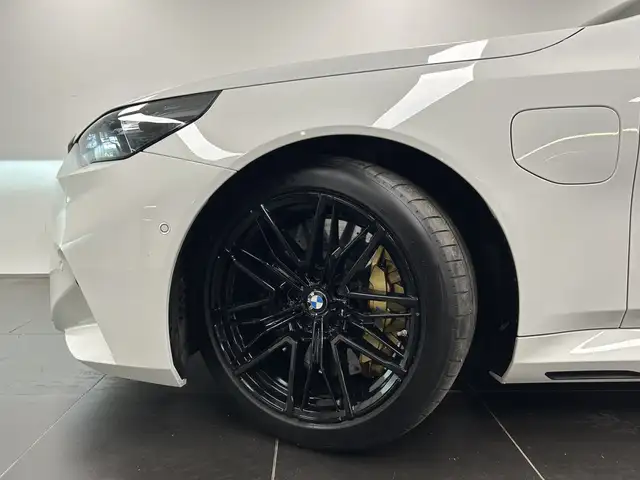 BMW M5 view 11