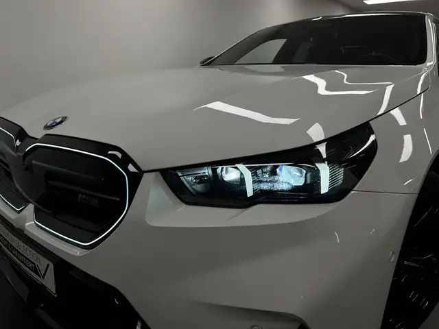 BMW M5 view 14