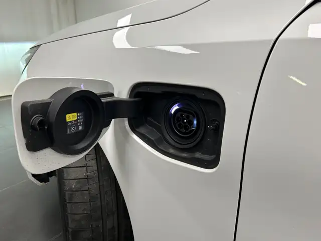 BMW M5 view 13