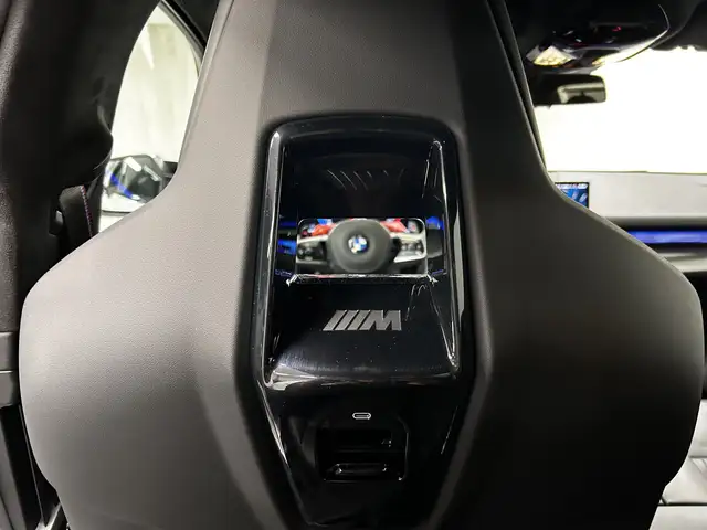BMW M5 view 26
