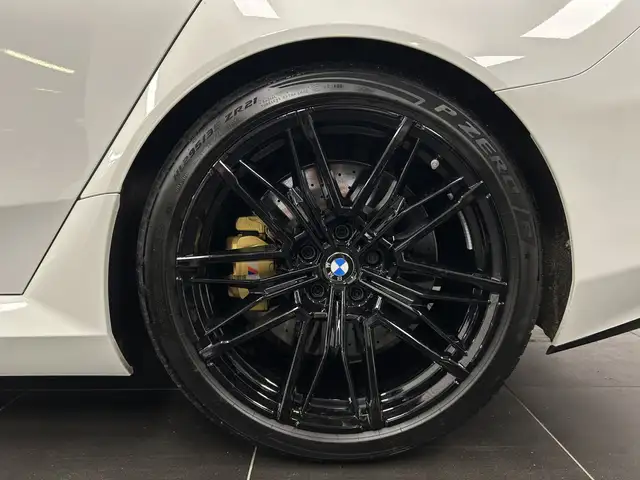BMW M5 view 7