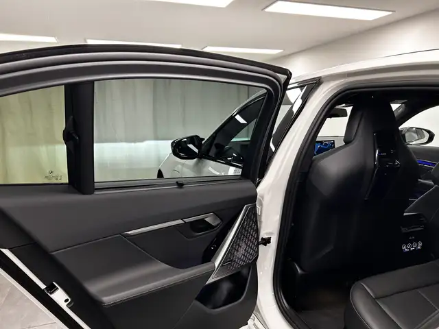 BMW M5 view 21