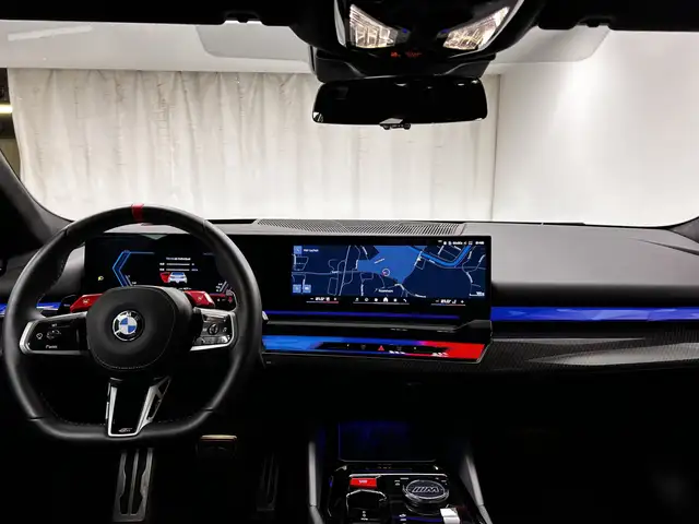BMW M5 view 6