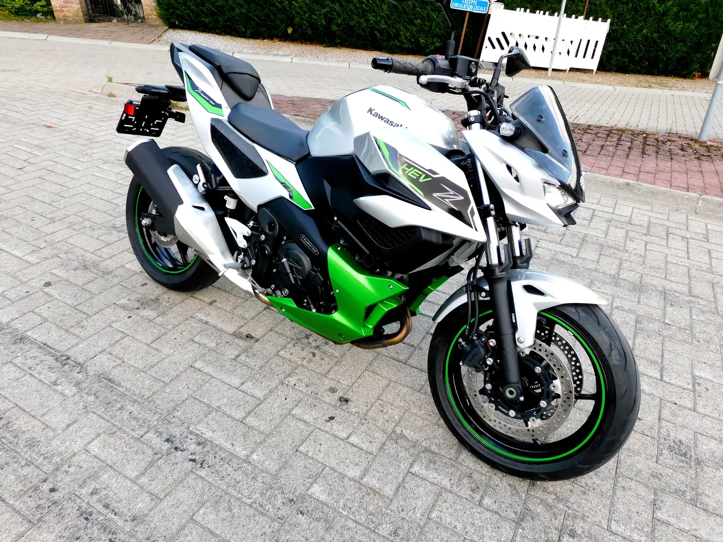 Kawasaki Z7 Hybrid neuve 800 km , promotion Groen - 2