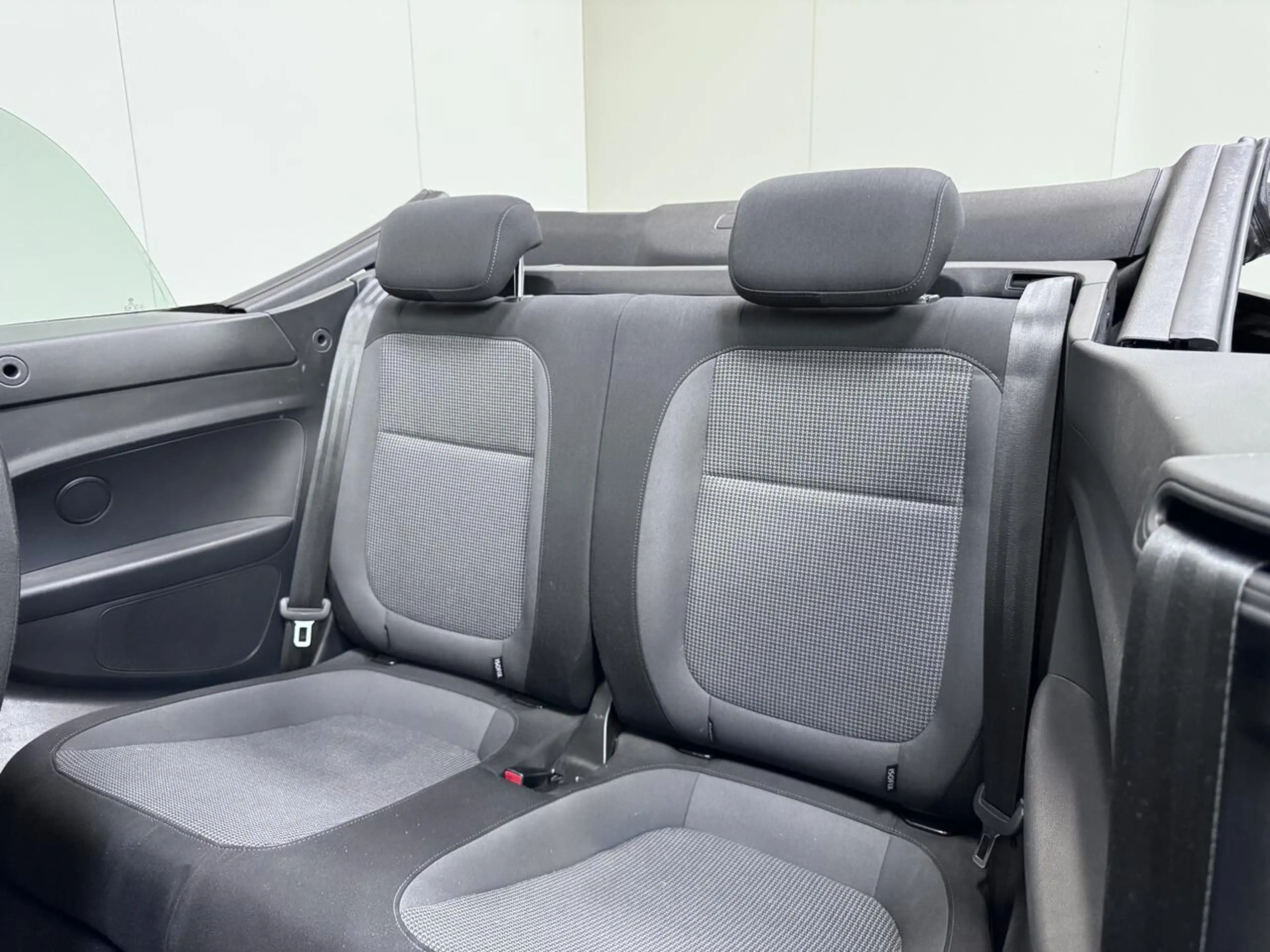 Volkswagen Beetle Cabrio 1.2 TSi Benzine Man.  - GPS - Bluetooth ... — photo 9