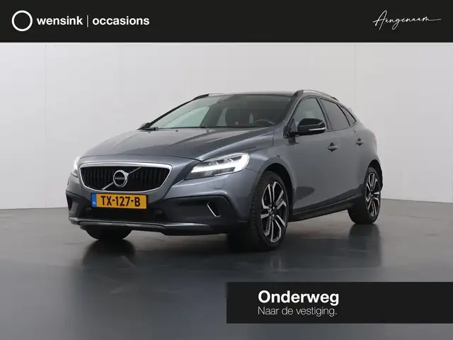 Volvo V40 Cross Country 2.0 T3 Summum | Trekhaak | Panoramadak | Navigatie