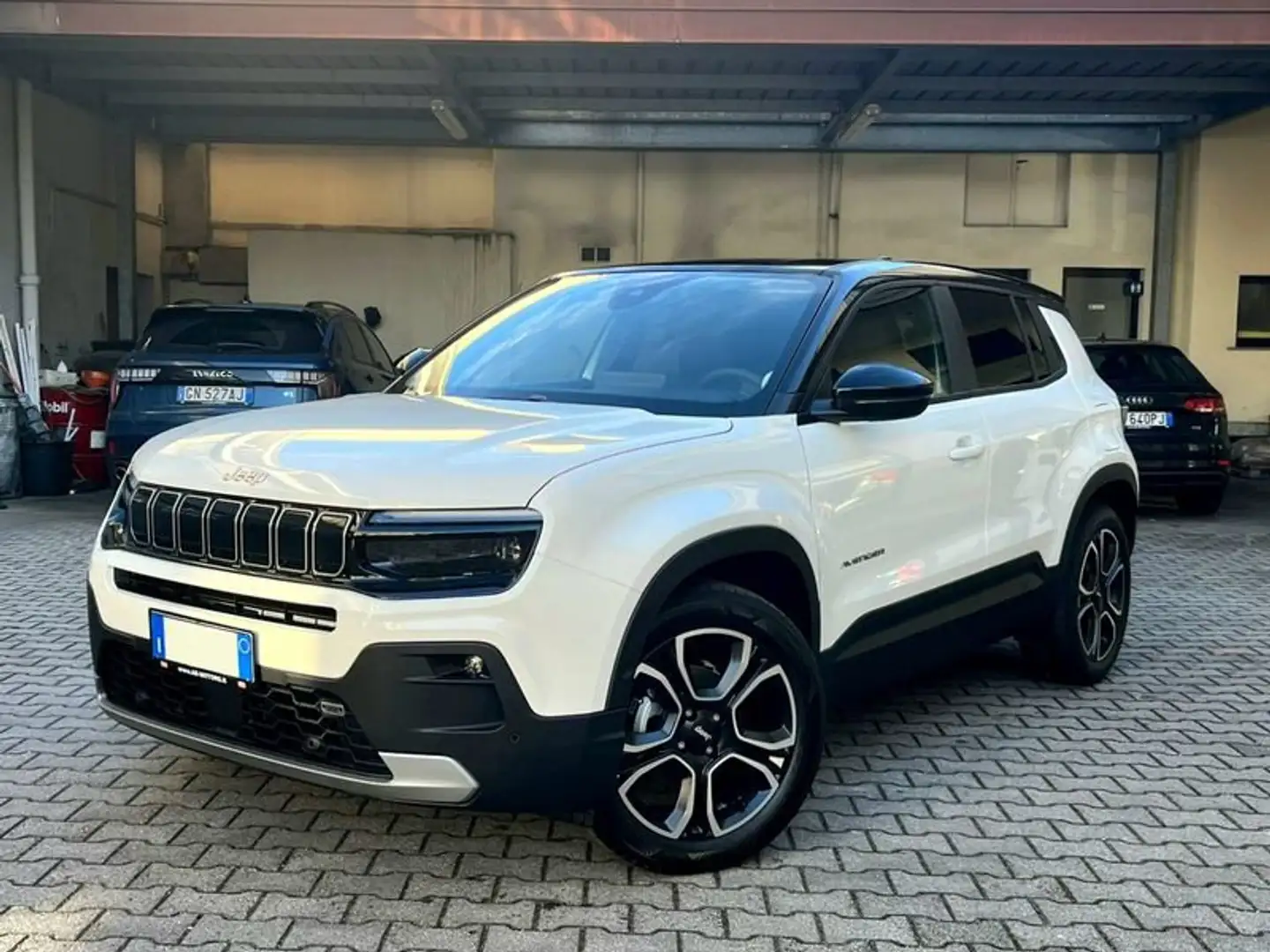 Jeep Avenger 1.2 Turbo Summit Weiß - 1